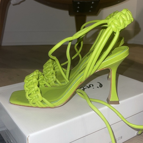 LIME GREEN heel sandals bottega style with laces - Picture 3 of 4